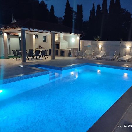 Villa Jelena Требинье Экстерьер фото
