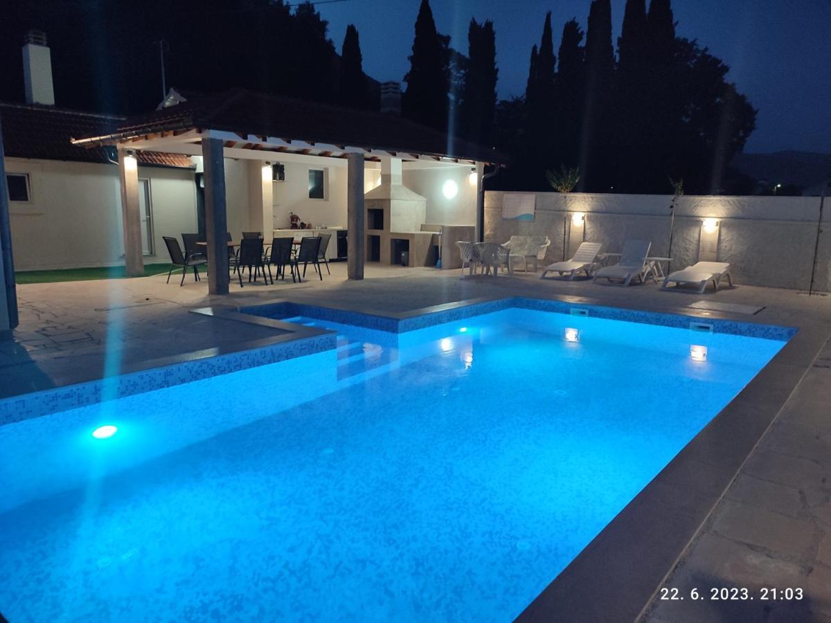 Villa Jelena Требинье Экстерьер фото