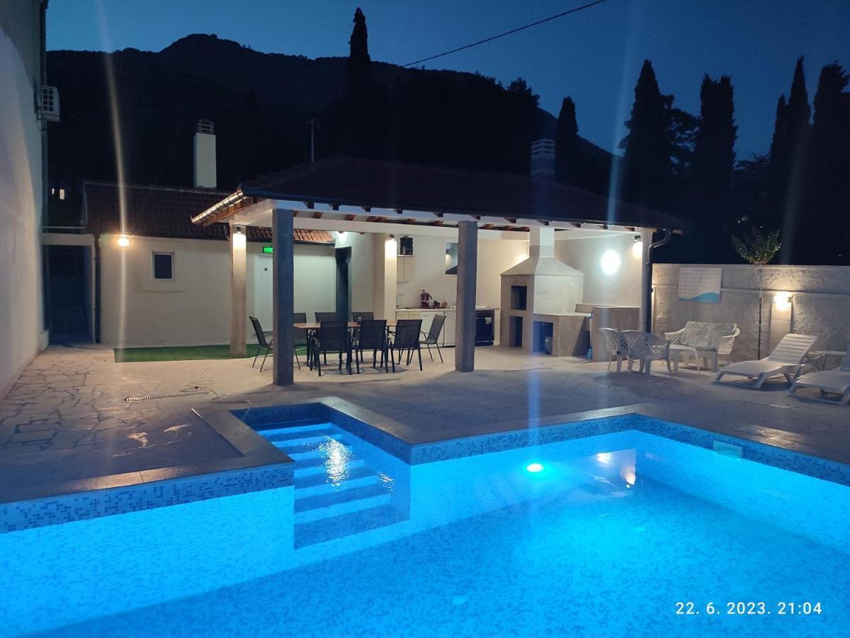 Villa Jelena Требинье Экстерьер фото